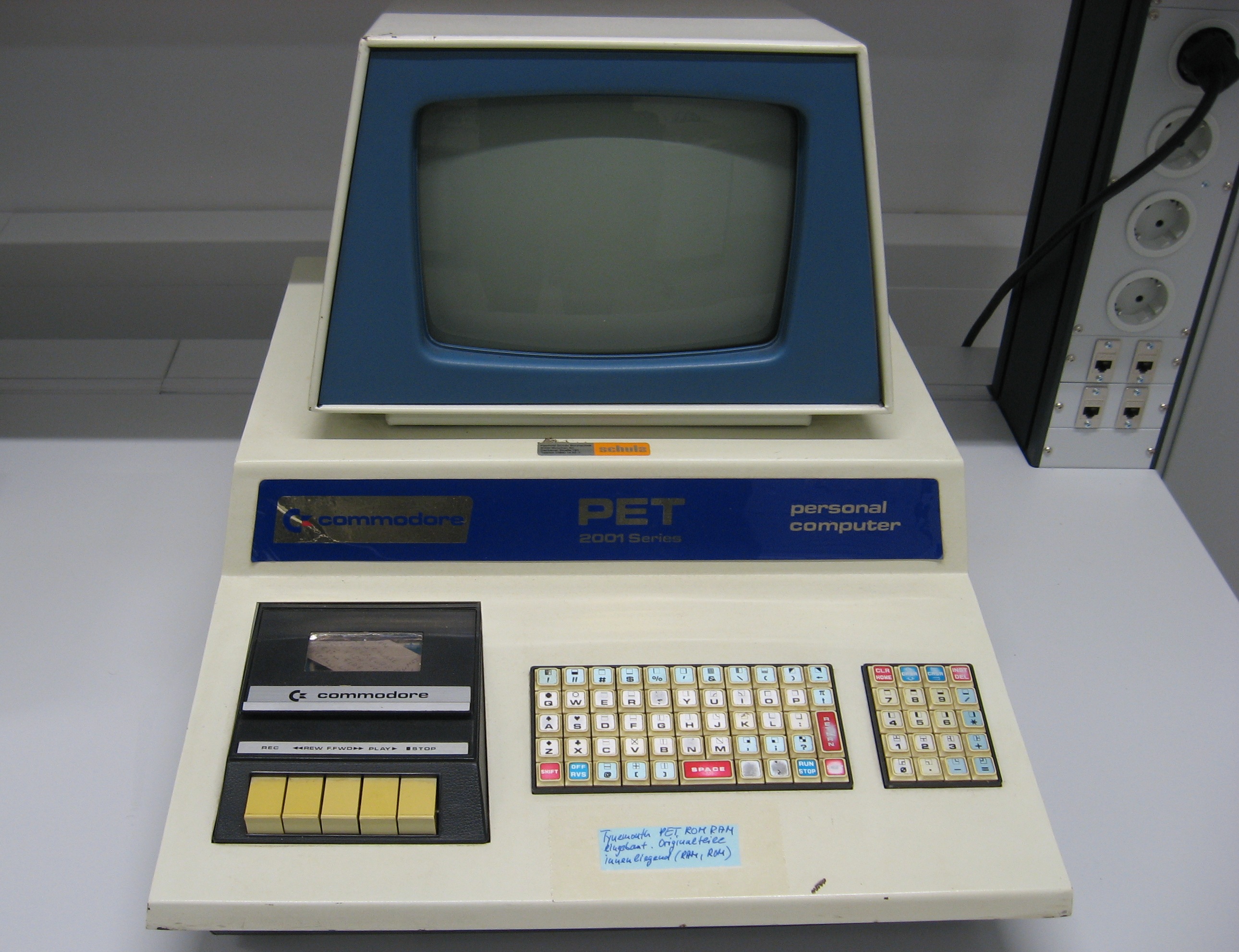 datArena_154_Commodore_PET _2001_001.jpg