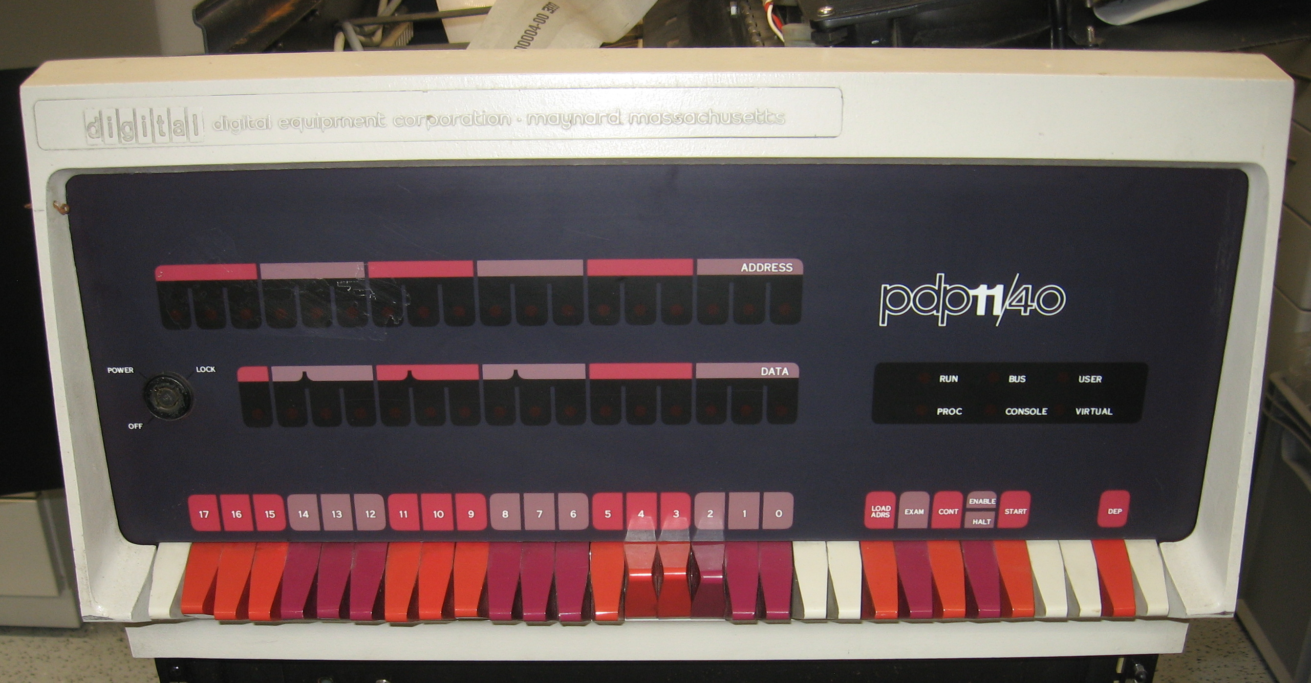 datArena_154_PDP11_40_Frontpanel_001.jpg